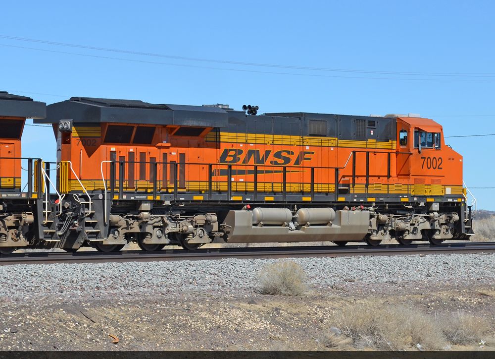 BNSF 7002